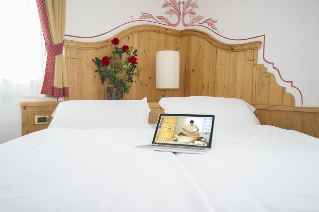 Sport Hotel Vittoria Пассо-дель-Тонале Экстерьер фото