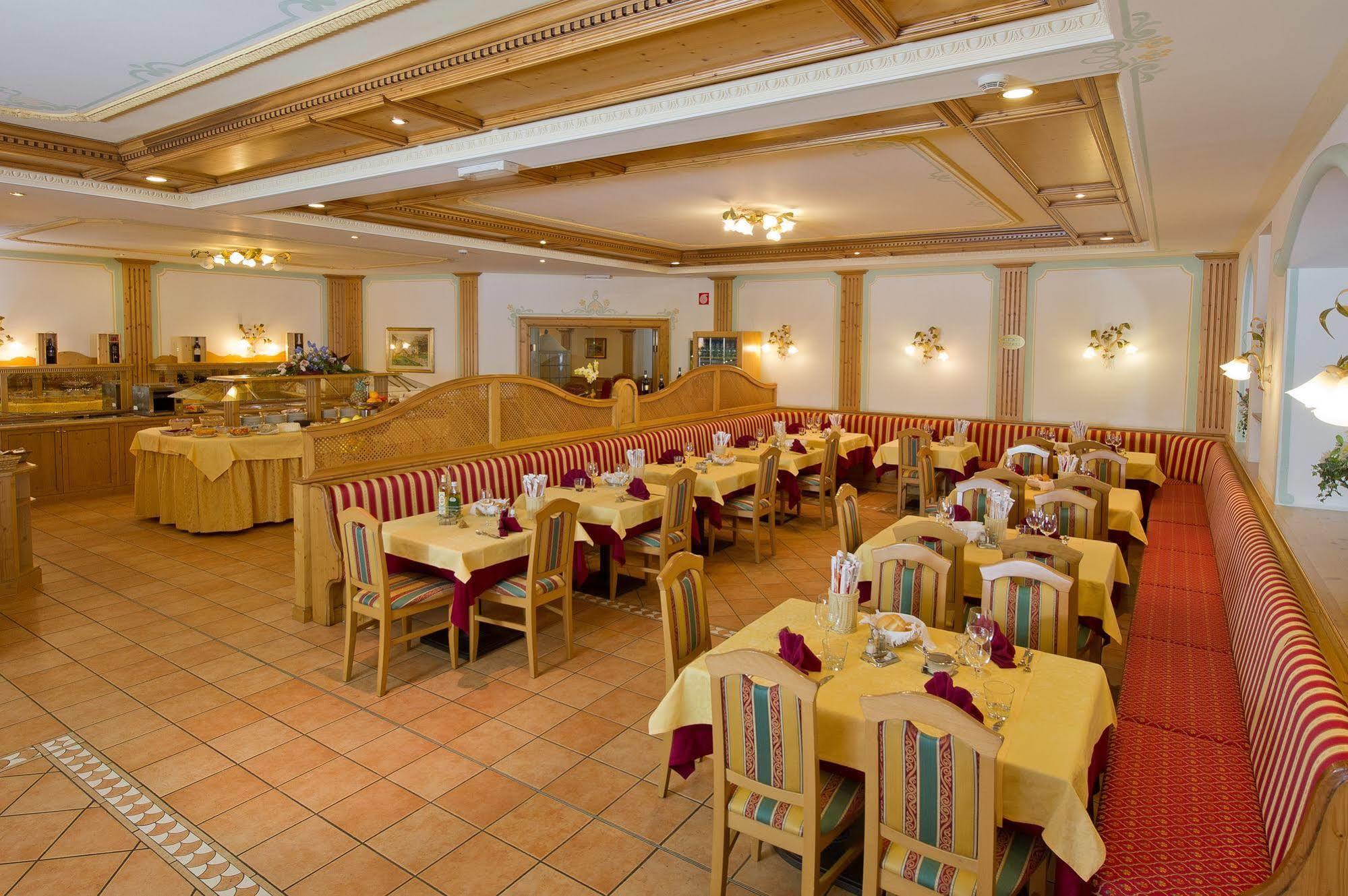 Sport Hotel Vittoria Пассо-дель-Тонале Экстерьер фото