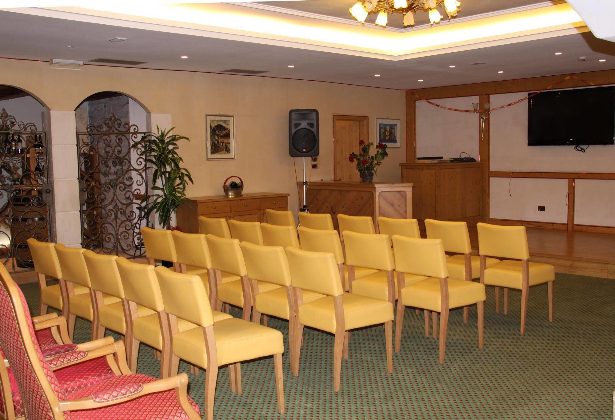 Sport Hotel Vittoria Пассо-дель-Тонале Экстерьер фото