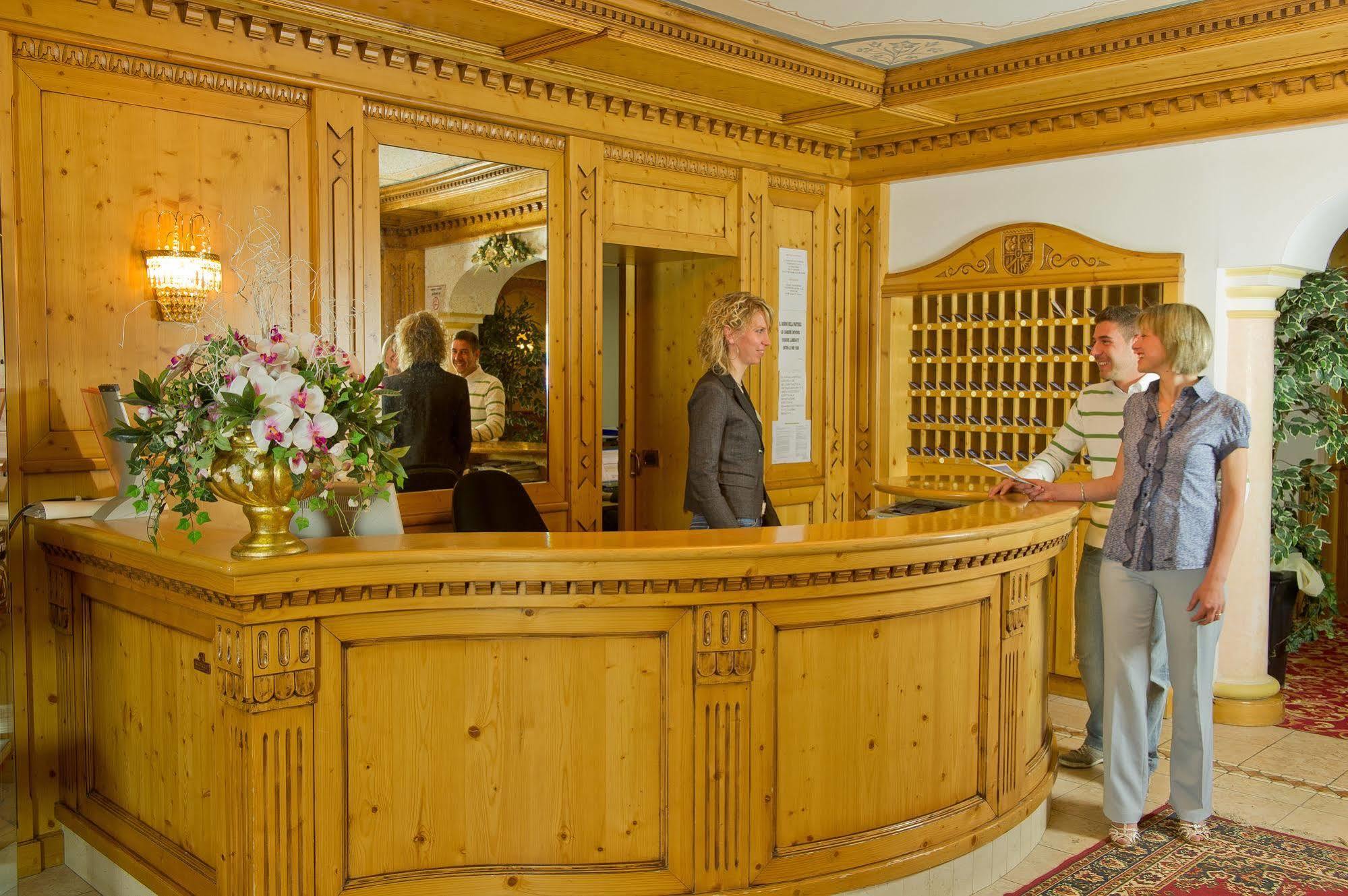 Sport Hotel Vittoria Пассо-дель-Тонале Экстерьер фото